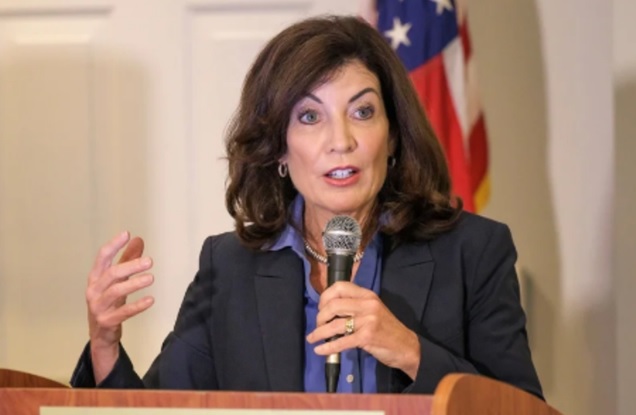 Gobernadora destaca NYC entre las ciudades más seguras en EUA; reside cerca de un millón dominicanos