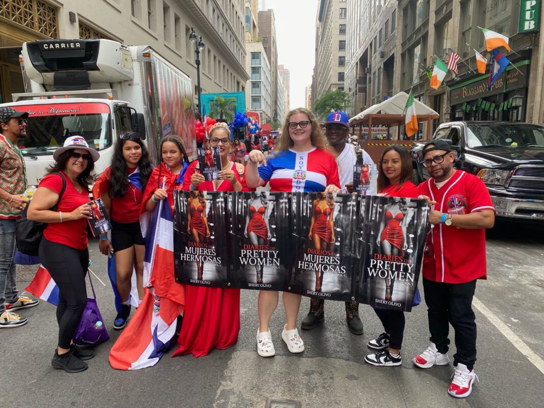Shery Olivo conquista la Gran Manzana: La escritora dominicana brilla en la Parada Dominicana en Manhattan