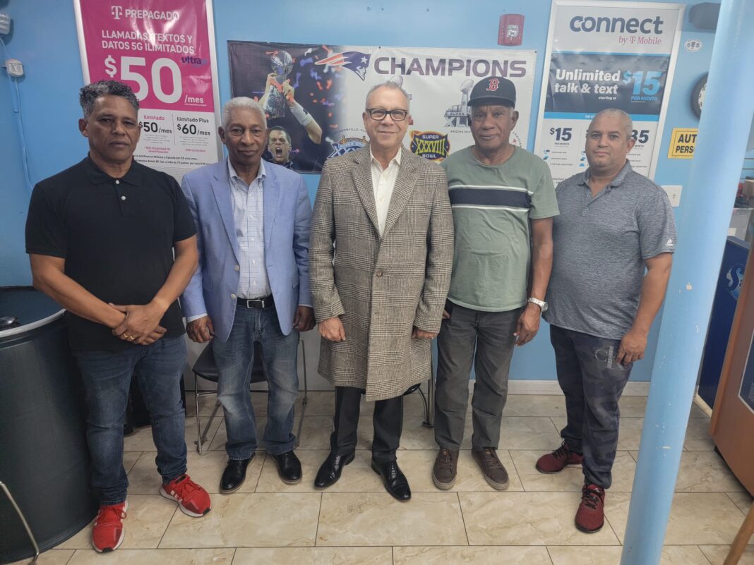 Periodista Erasmo Chalas Tejeda visita la ciudad de Boston a promocionar los periódicos digitales El Siembra Hielo.com y Noticias Usa.net