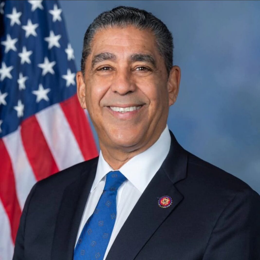 El Senador Demócrata por NY, Adriano Espaillat en el ojo del huracán