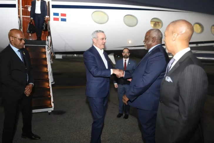 Presidente dominicano Abinader llega a Guyana para Conferencia de Energía y reunión con presidente del país