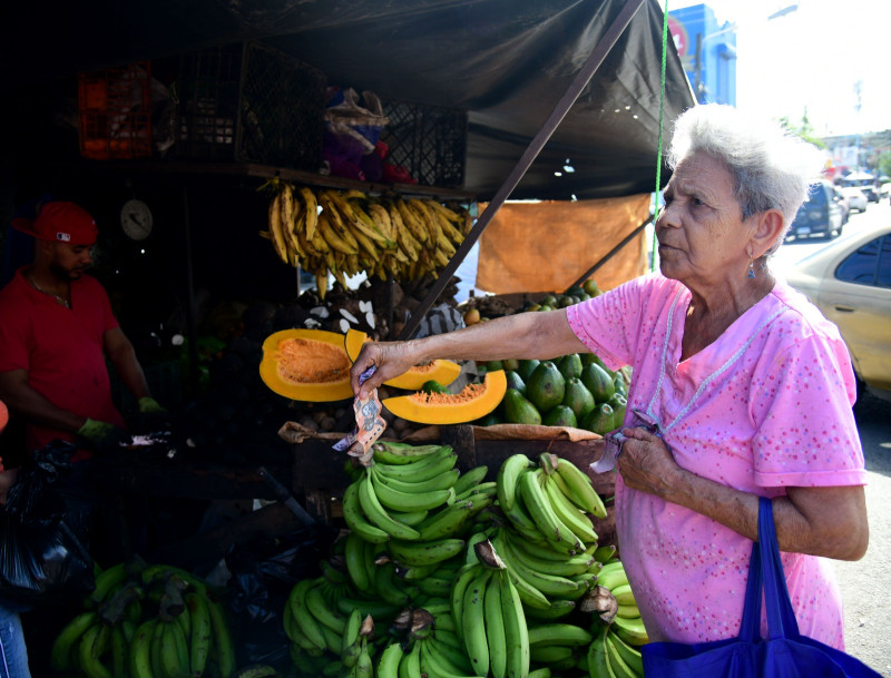 Ante las alzas desmedidas de los productos de la canasta familiar y la prima del dólar, Gobierno crea mesa del diálogo