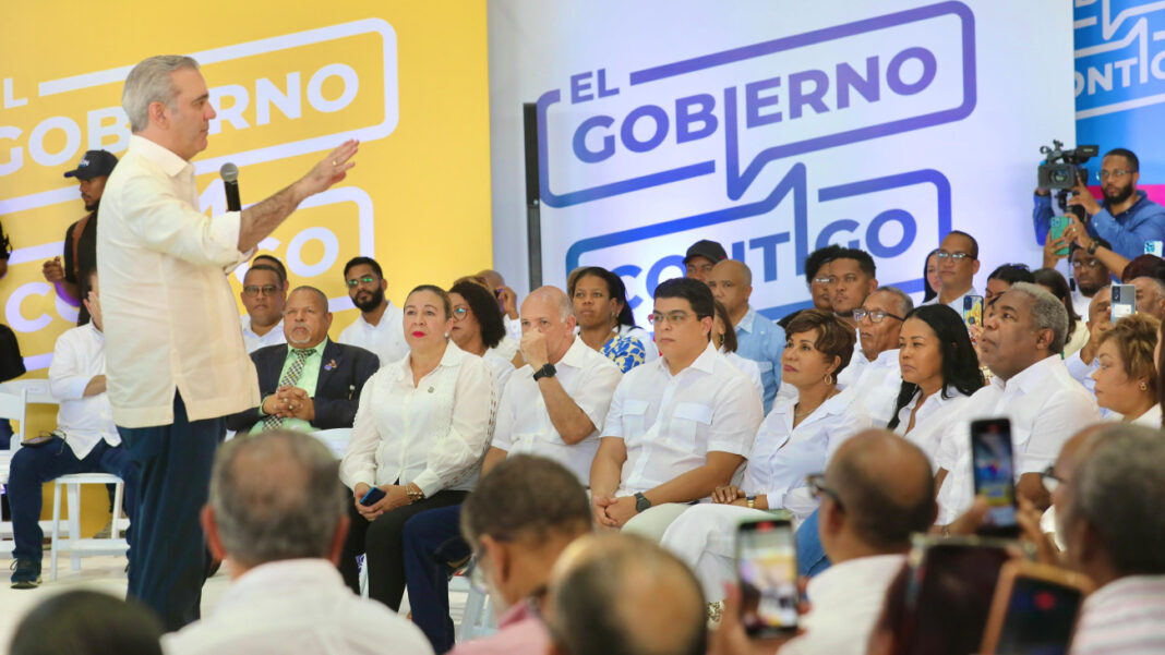 Presidente Abinader lanza programa «El Gobierno Contigo»