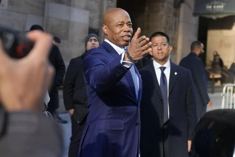 Juez inicia hoy audiencia para desestimar caso contra Eric Adams