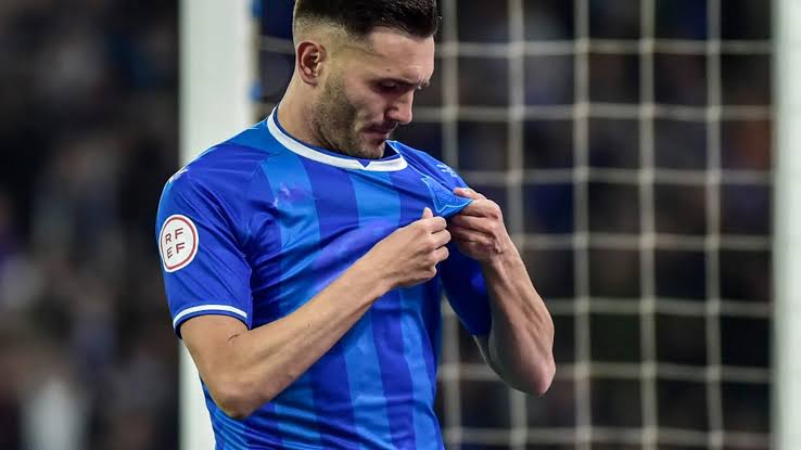 El futbolista abandonado por sus padres a los dos años y que ahora les reclaman manutención