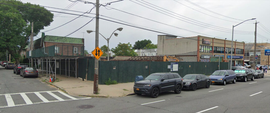 Un hombre de 79 años con arma cargada fue asesinado a tiros por la policía en Queens