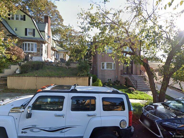 Chica de 17 años, disparada en la cabeza en Queens, NY