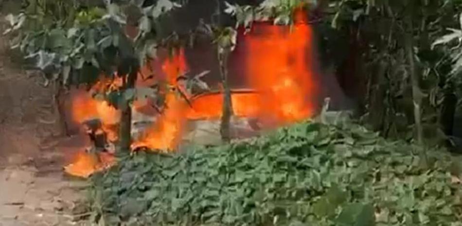 Vehículo de Barrick Gold incendiado en zona prevista para nueva presa de cola en Cotuí, RD