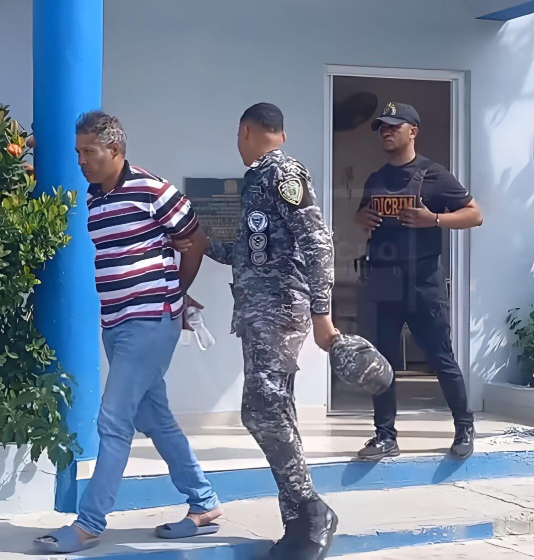 Tragedia en Vicente Noble; hombre incendia con gasolina a su pareja delante de sus hijas, al menos nueve mujeres fueron víctimas de feminicidio en marzo