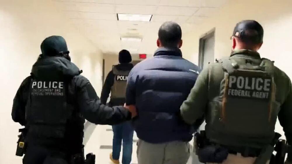 Secretaria de Seguridad Nacional visitará la megaprisión de El Salvador a la que han deportado a cientos de migrantes