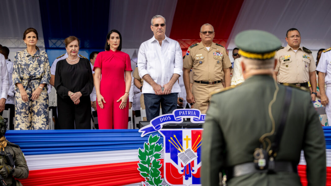 Presidente Abinader encabeza desfile cívico-militar por 181 aniversario de la batalla del 30 de Marzo