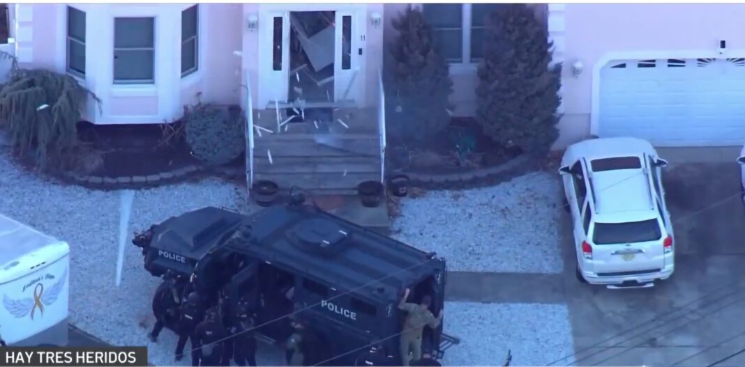 Vecino dispara a un marido y a su mujer antes de dispararse a sí mismo en casa de NJ, según fuentes