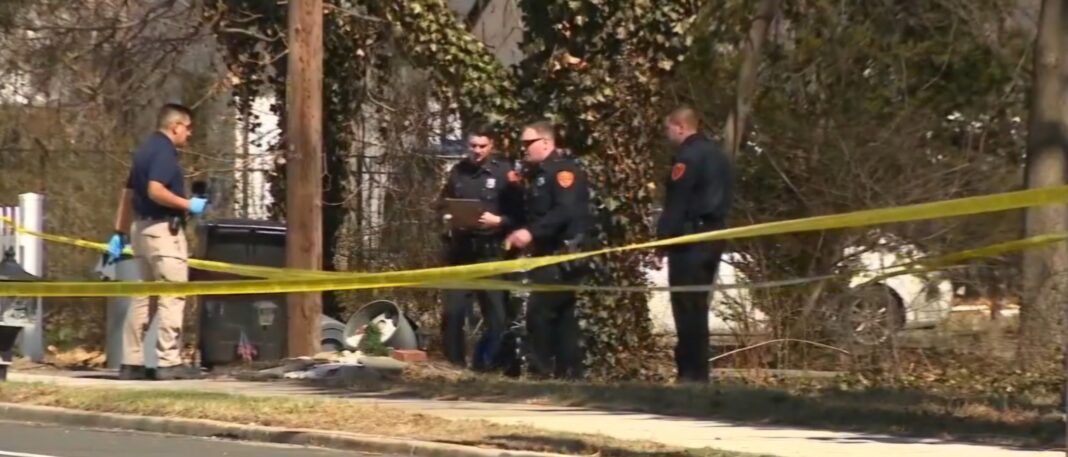 Detective retirado muere baleado por su hijo en hogar de Nueva York