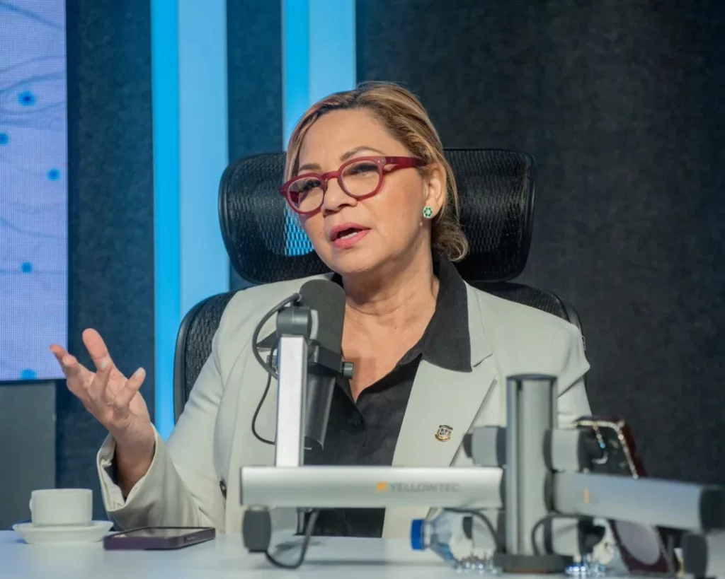 Diputada del PRM , Soraya Suárez afirma malos dominicano están vendiendo la Soberanía Nacional.