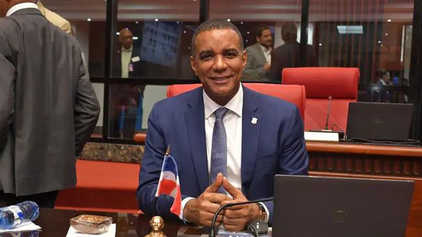 Escandalosa fortuna del senador más adinerado de República Dominicana