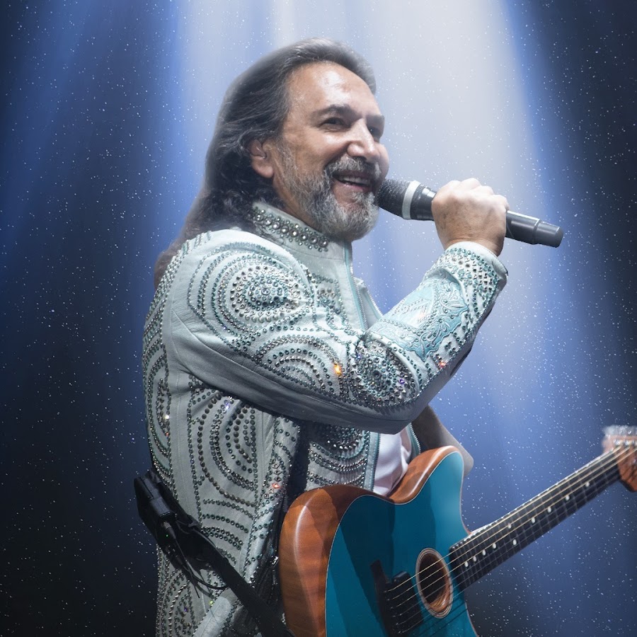 Marco Antonio Solís “El Buki” conquista al público dominicano con un emotivo concierto en el Estadio Quisqueya