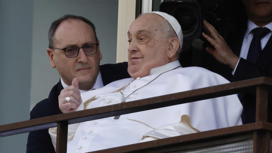 El papa Francisco abandona el hospital y regresa al Vaticano 38 días después