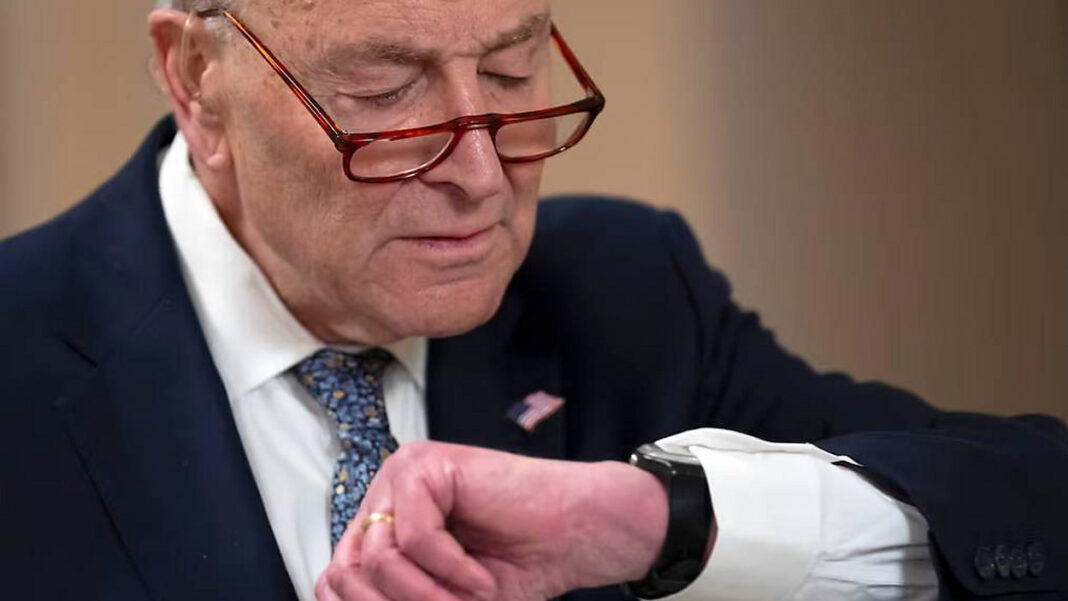 Senador de Nueva York afirma que no renunciará como líder demócrata del Senado pese a polémica