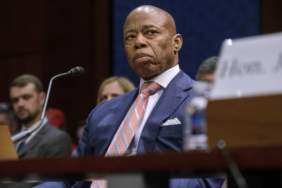 Juez desecha caso de corrupción contra alcalde de Nueva York