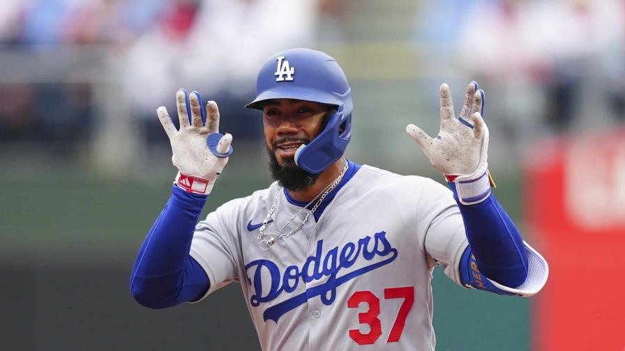 Teoscar Hernández conecta dos jonrones, empuja cinco vueltas, pero Dodgers caen ante Filis