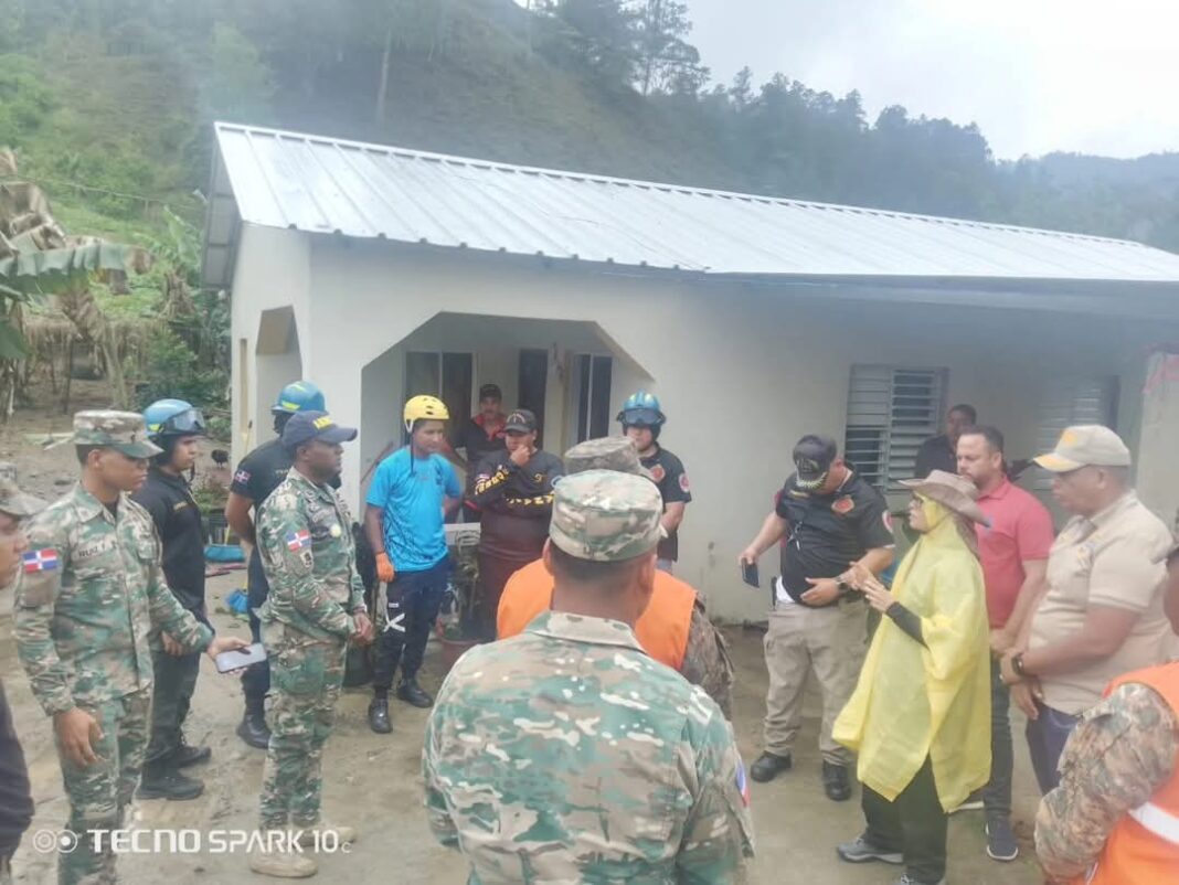 Personal de la Armada de República Dominicana se integra a busqueda niño en Manabao, la Vega