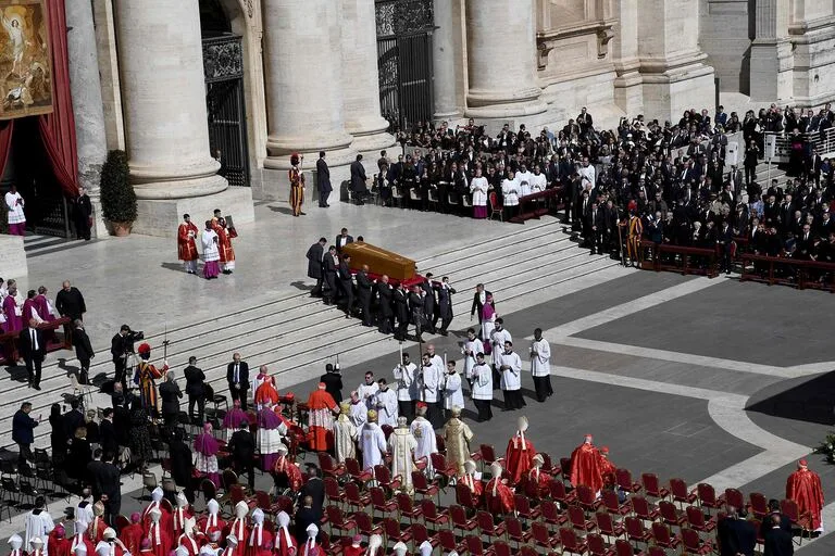 Funeral del papa Francisco en Roma, paralizada mientras lo despiden a su última morada