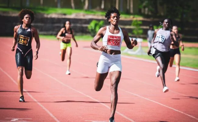 Marileidy Paulino ganó fácil los 200 metros planos en los Juegos Deportivos Militares