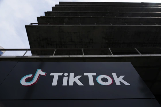 Amazon se une a la puja para comprar TikTok días antes de que venza el plazo para su prohibición en EE.UU.