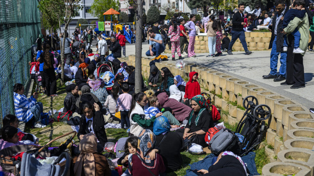 Más de 230 heridos en Estambul tras sismo de magnitud 6.2