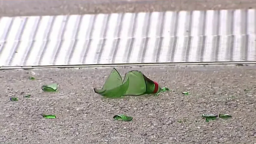 Atacan con una botella de vidrio a una mujer en una de Manhattan, según fuentes policiales