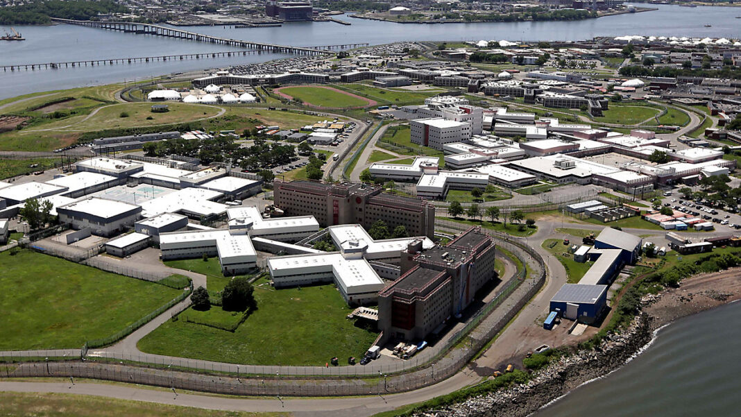 Jueza bloquea plan de permitir agentes de ICE en cárcel de Rikers Island en Nueva York
