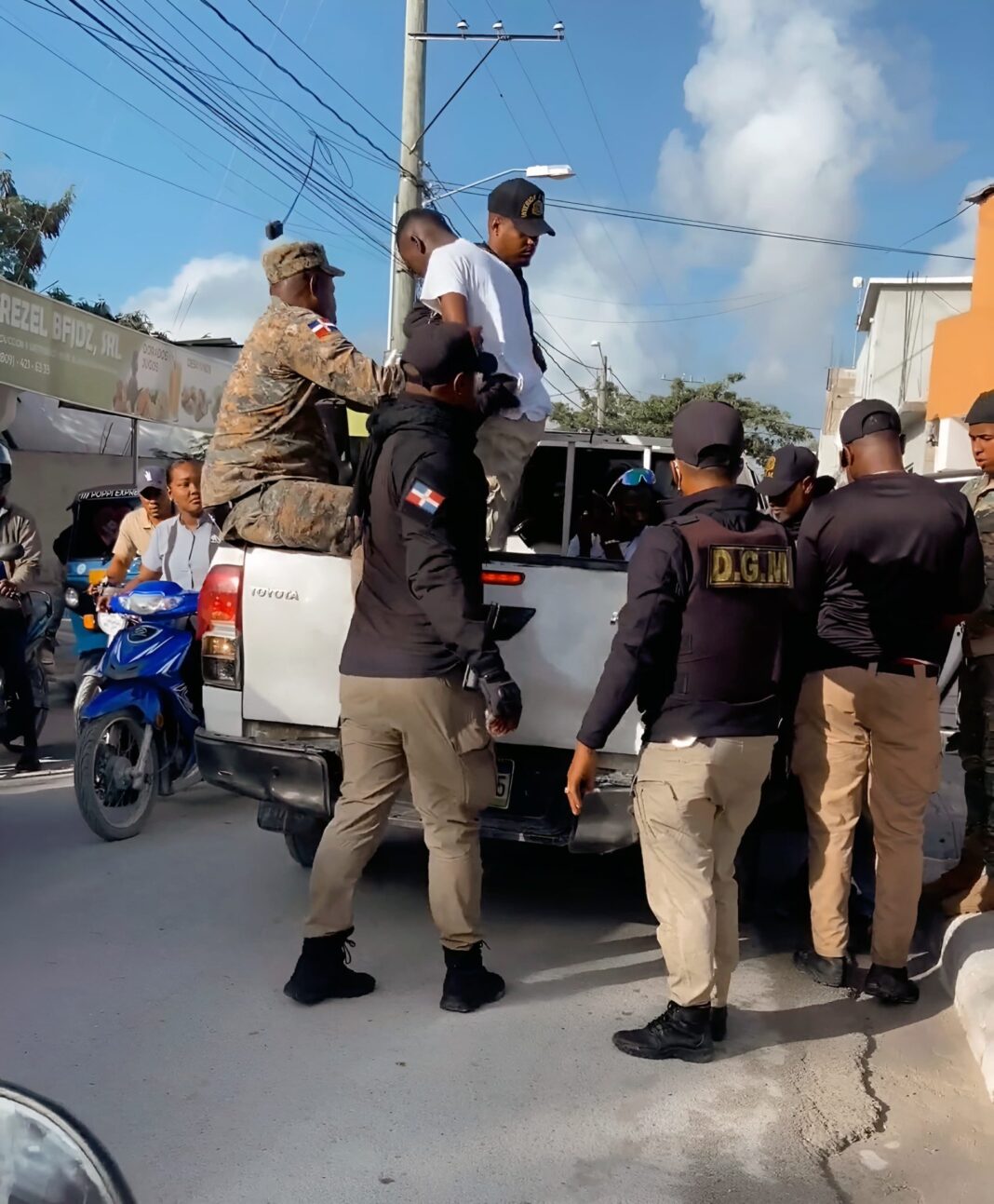 Migración detiene a 111 nacionales haitianosen en operativos realizados en Friusa y Verón al Este de RD