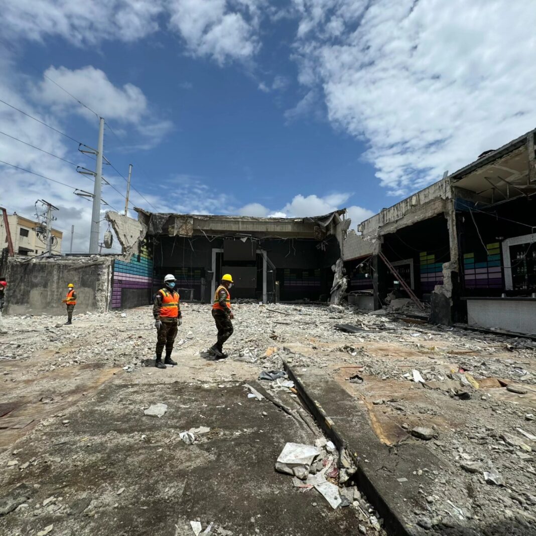 Salen a la luz videos del techo de la Discoteca Jet Set, donde al menos muriendo 221 personas