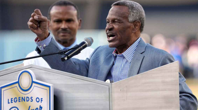 Expelotero dominicano de las Grandes Ligas, Manny Mota se mantiene estable tras derrame cerebral