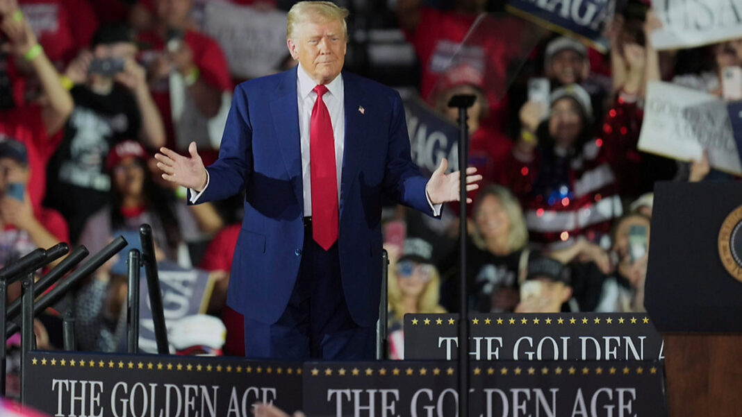 Trump celebra sus primeros 100 días en el cargo en modo de campaña, centrado en rencores y quejas