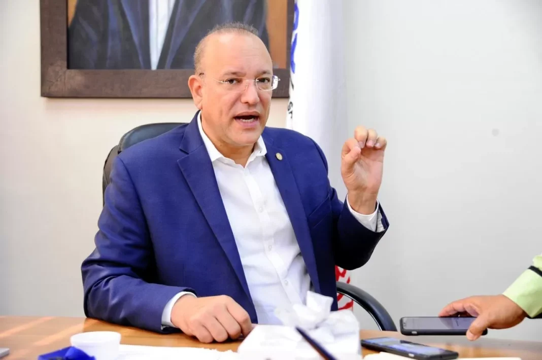 Bloque de Regidores FP en Santiago denuncian anomalías en la Alcaldía tras venta de solar y transferencia de fondos