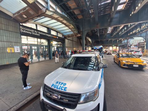 Atercado en Queens por el cierre de 20 burdeles en ‘La Roosevelt’ y la erradicación de pandillas