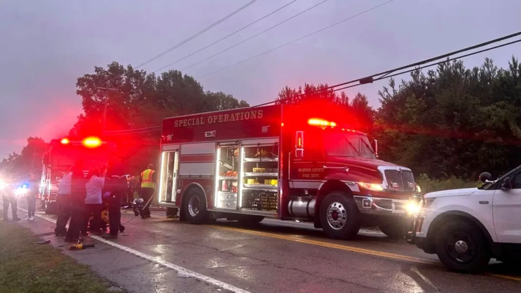 Dos muertos y varios heridos luego de que un autobús de pasajeros chocara en Tennessee