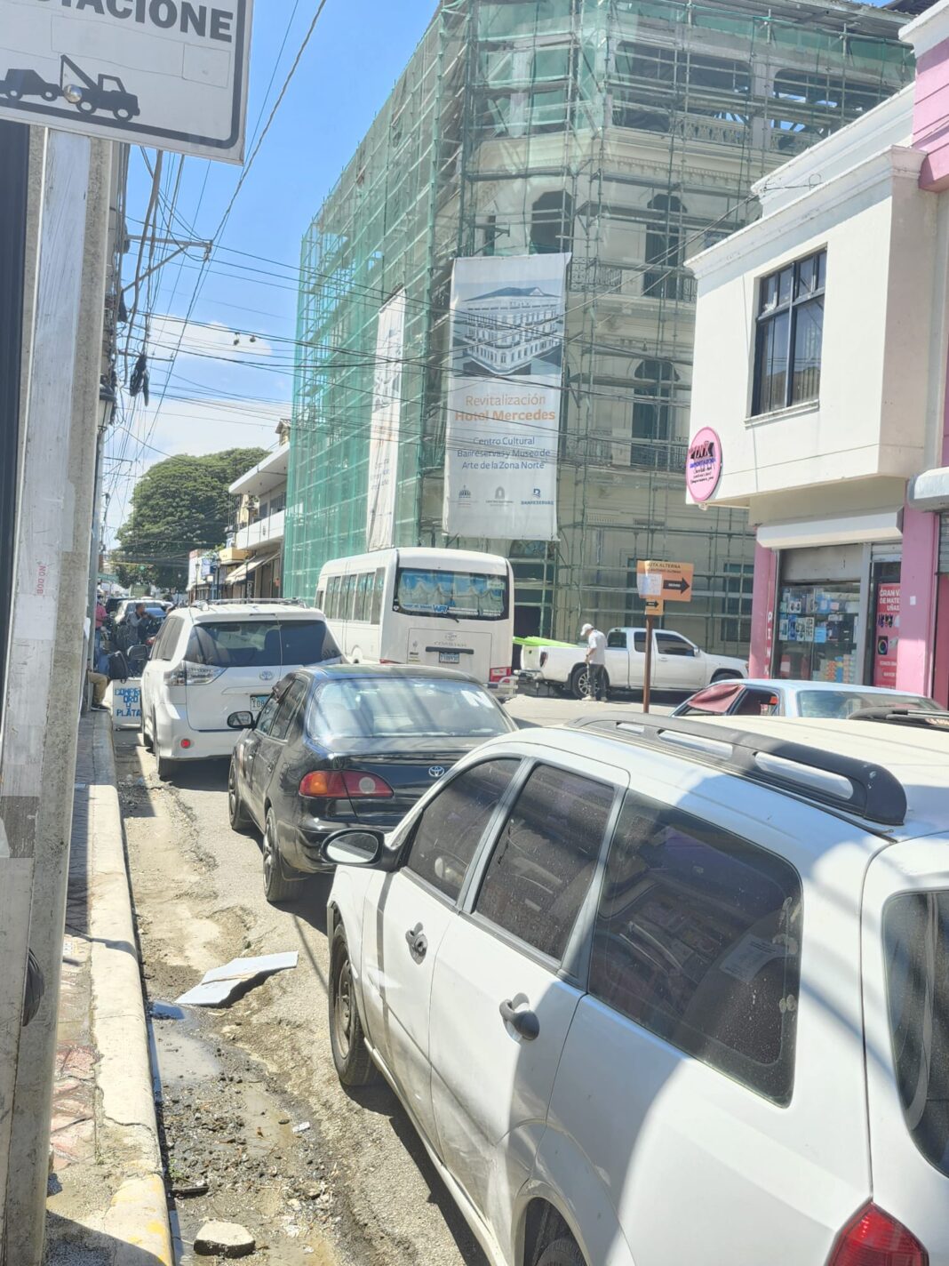 Advierten al Alcalde de Santiago no debe desacatar sentencia del Tribunal Constitucional .