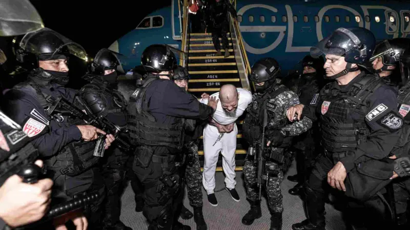 Graban los gritos de los venezolanos presos en cárcel en El Salvador, que fueron deportados de EE.UU.