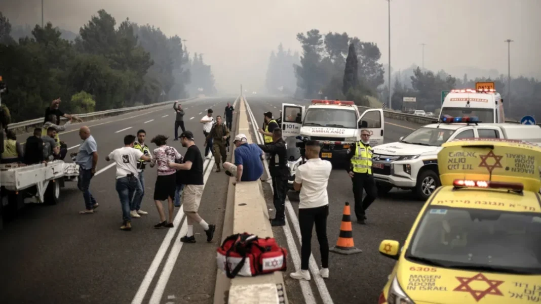 Incendios en Israel siguen, obligan a realizar evacuaciones y a cerrar carreteras