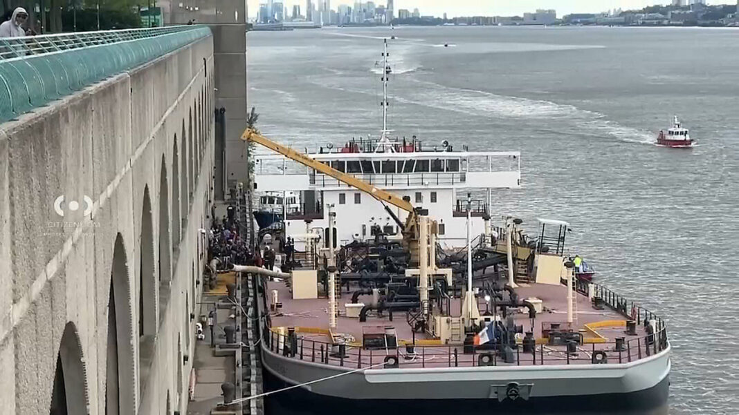 Un veterano murió tras explosión en una barcaza con aguas residuales en el río Hudson