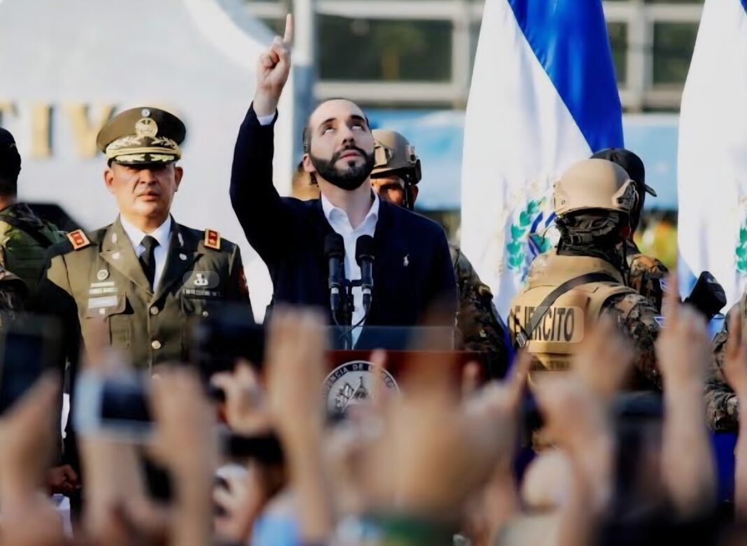 Periodistas salvadoreños denuncian la «escalada autoritaria» de Bukule