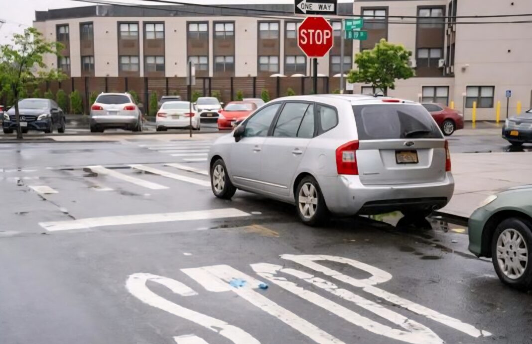 Un hombre muerto, otro herido, en tiroteo en Far Rockaway, Queens