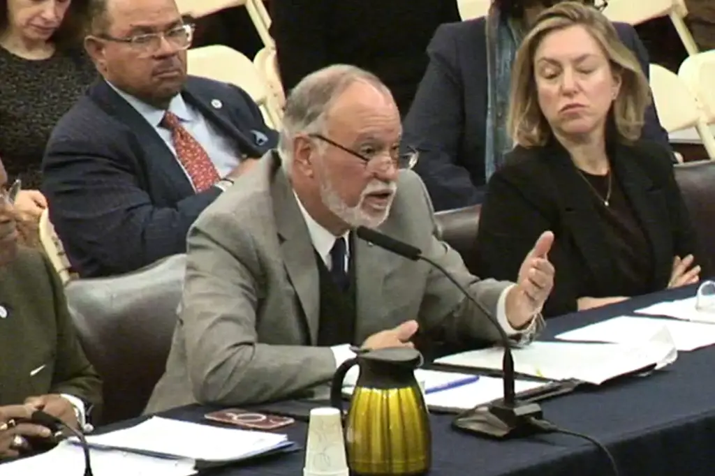 El rector de CUNY, Félix Matos Rodríguez, fue condenado a mantener su puesto, pese a los rumores y la violencia antiisraelí en los campus.