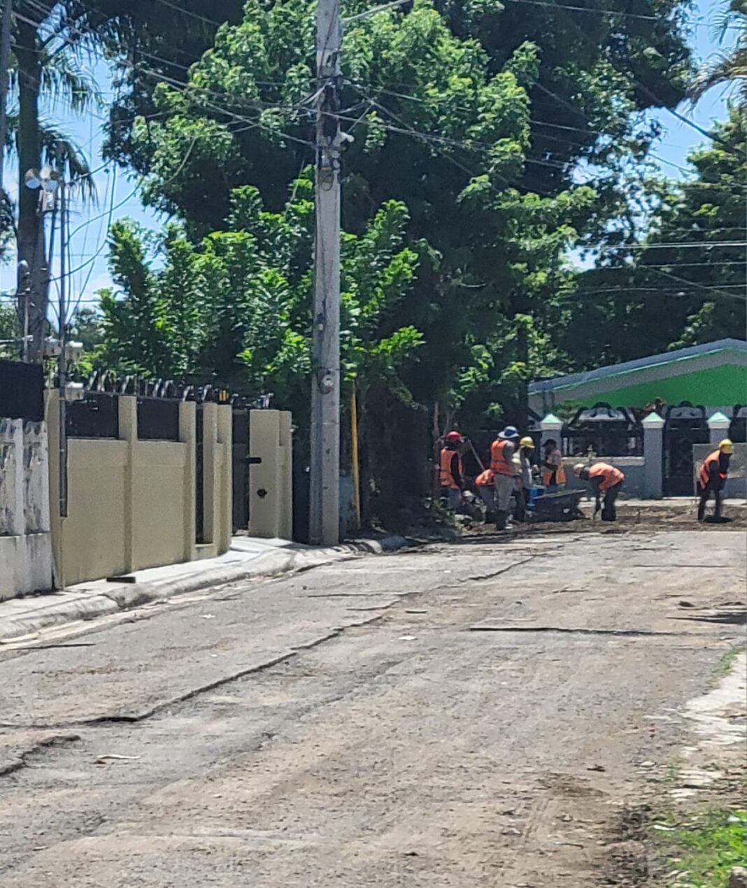 El sistema sanitario en el municipio de Licey al medio sigue a pasos de tortugas, mientras los lugareños conviven con las materias fecales y todo tipo de insectos