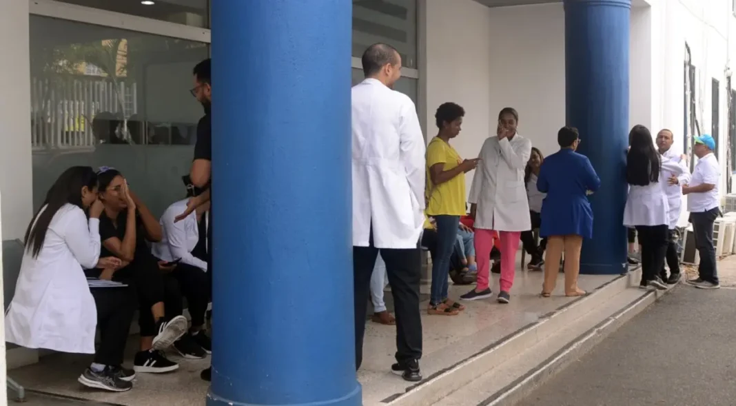 Huelga médica paraliza hospitales públicos en la República Dominicana en el primer día de paro