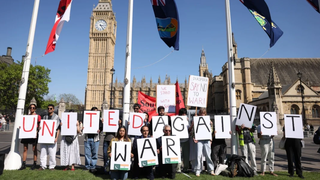 India acusa a Pakistán de violar el alto del fuego tras llegar a un acuerdo horas antes