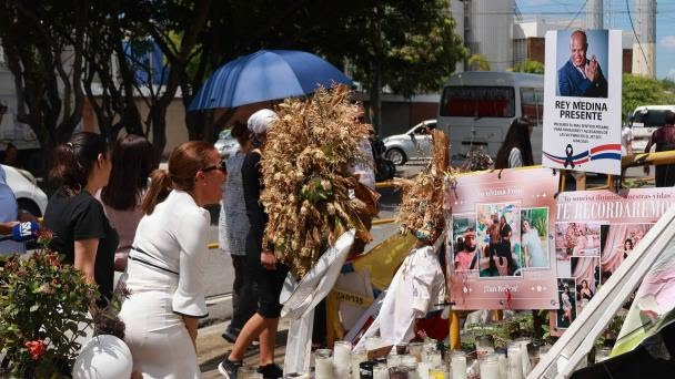 A un mes de la tragedia en la discoteca Jet Set, familiares de los fallecidos exigen justicia durante misa en su honor