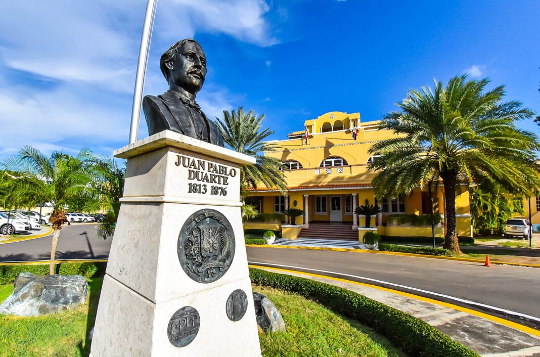 Sacan a la luz nuevo escándalo en la Cancillería Dominicana, ¿ y la justicia «independiente», Pa’ cuando?